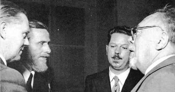 Ross Ashby, Warren McCulloch, Grey Walter, Norbert Wiener Paris 1956.